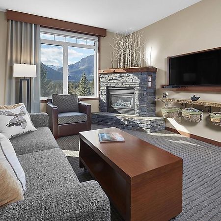 Вилла Mountain View Escape With Open Hot Tub, Views!! Канмор Экстерьер фото