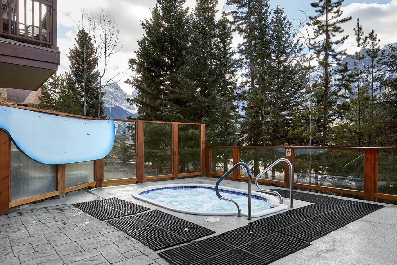 Вилла Mountain View Escape With Open Hot Tub, Views!! Канмор Экстерьер фото