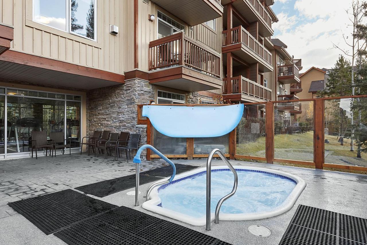 Вилла Mountain View Escape With Open Hot Tub, Views!! Канмор Экстерьер фото