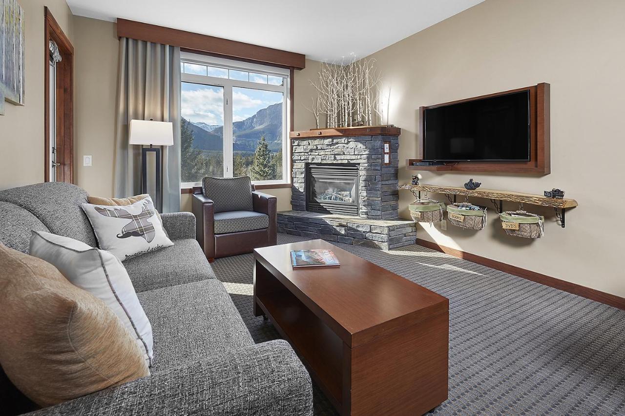 Вилла Mountain View Escape With Open Hot Tub, Views!! Канмор Экстерьер фото